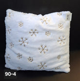 Pernă decorativă albă cu fulgi aurii - 45x45cm